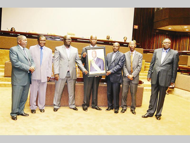 Venda king's official photograph unveiled in South Africa Monarchy Forum