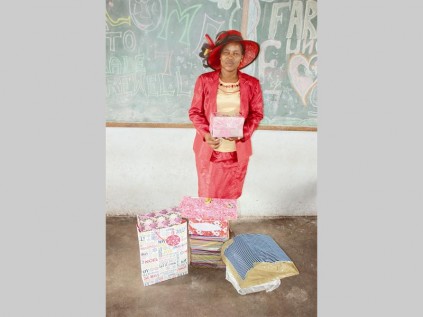 Mmamoila Lizzy Mashala bids Nkoana Primary School farewell after 20 years.