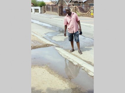 Madimetja Mokoboedi says the burst sewerage pipe in his yard causes an unbearable stench.