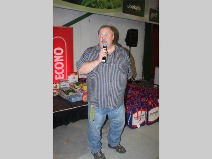 Gerhard Kruger (Jumbo Polokwane, operations manager) welcomes customers to the grand opening of the new Jumbo Polokwane.