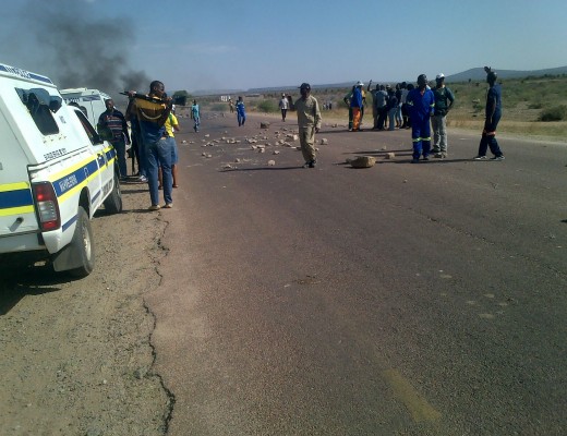 The residents from Mosesetjane Village near Mahwelereng have blocked the roads in protest on Wednesday. Photo: Limpopo police 